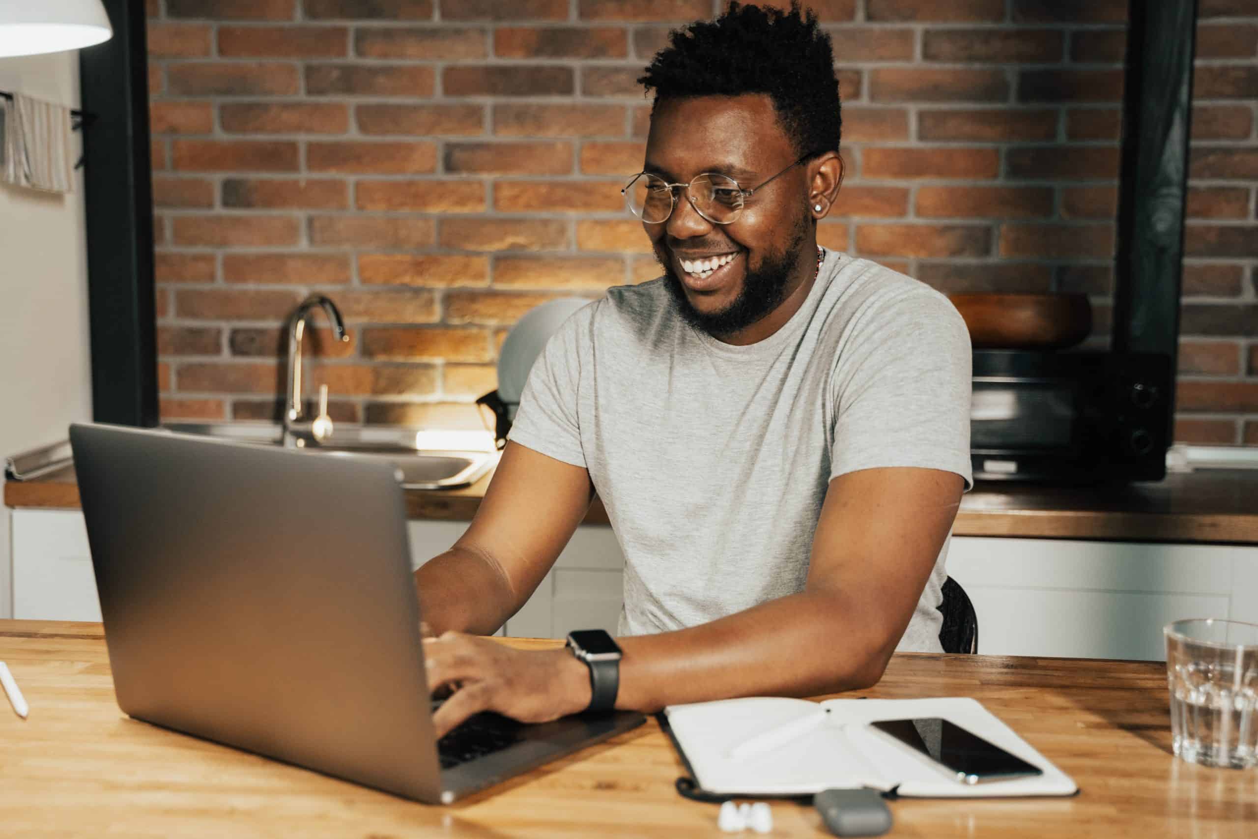 Man taking online course