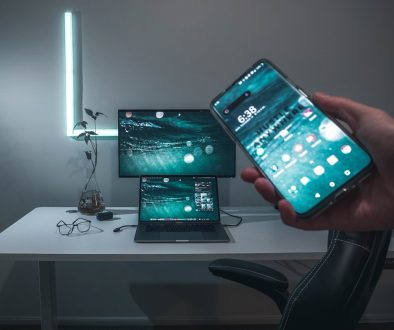 black Android smartphone windows portable device, usb connection, smartphone transfer