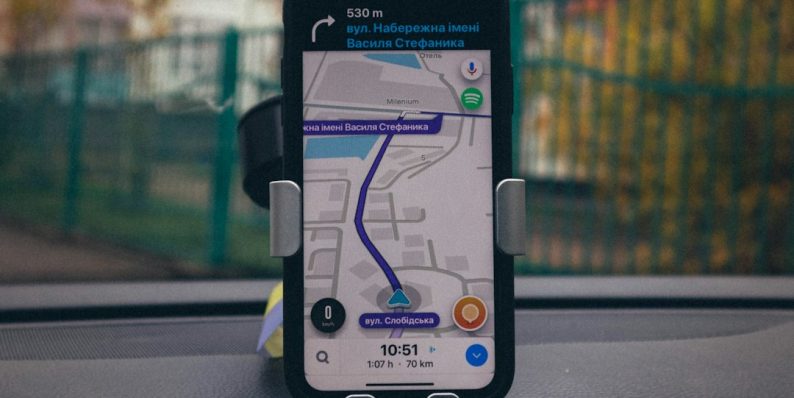 graphical user interface tracking apps, delivery management, smartphone dashboard