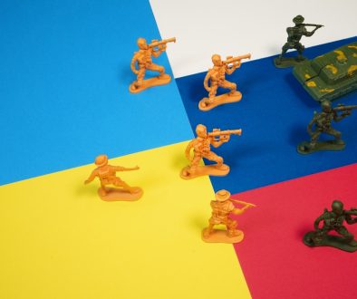 a group of toy soldiers standing next to each other teamfight tactics match, hyper roll mode, arcane champions board, strategy gameplay